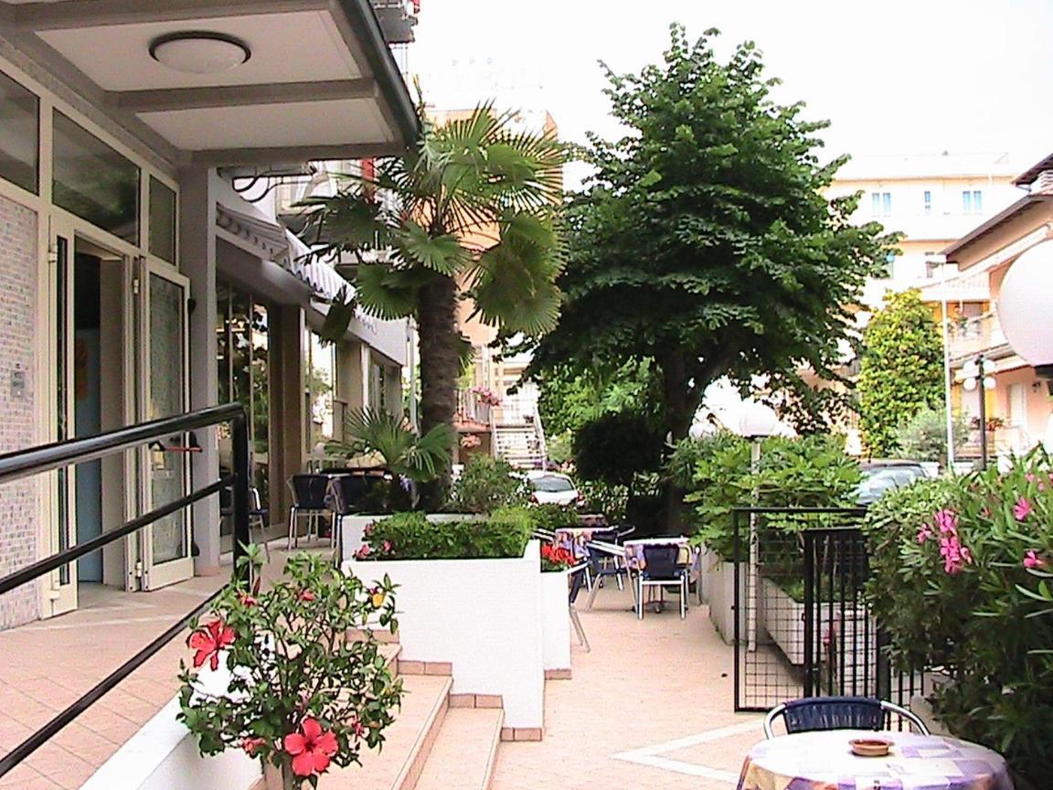 Hotel Universo Rímini Exterior foto